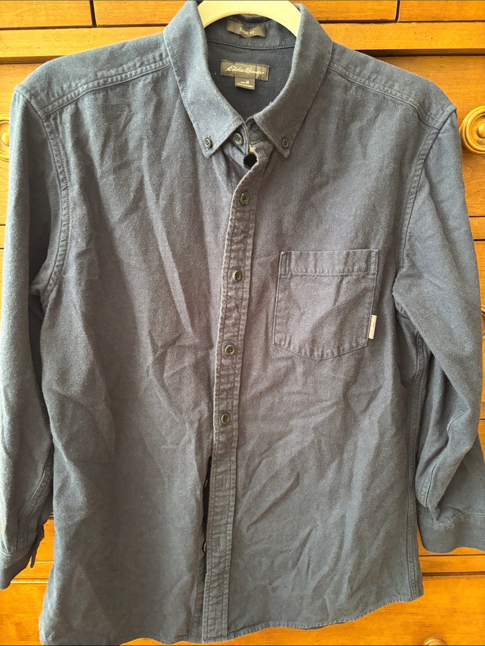 Eddie Bauer Men's Button-Down Long Sleeve Shirt in Navy Blue Sz Medium Classic